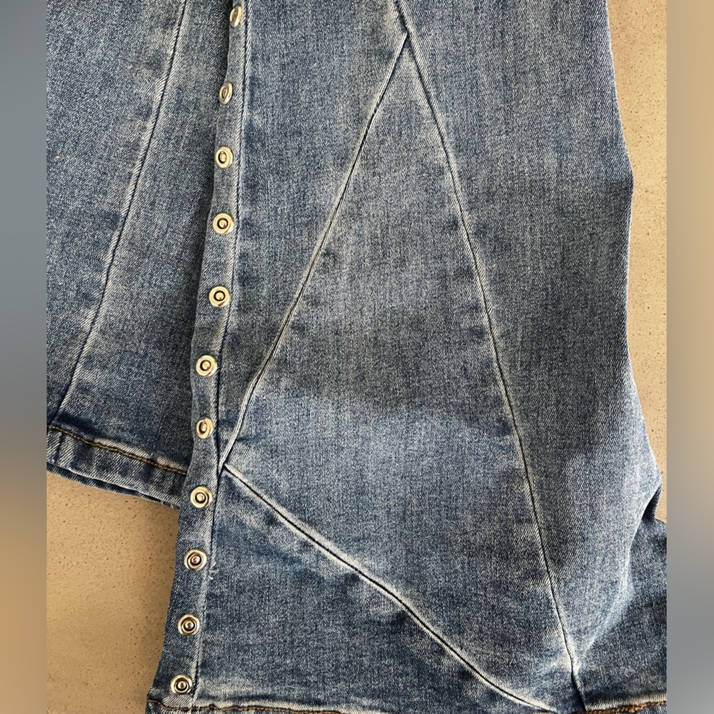 I.AM.GIA Tommie Flare Jeans Women’s Small Blue Eyelet Y2K - Picture 11 of 11